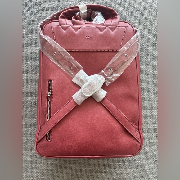 Matt & Nat Bremen Vegan Leather Backpack Heirloom Red – Brand New Sealed - Picture 7 of 13